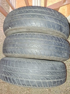 PNEU 145/70 R 13 71T CENA ZA TŘI KUSY DOHR. 100 Kč.